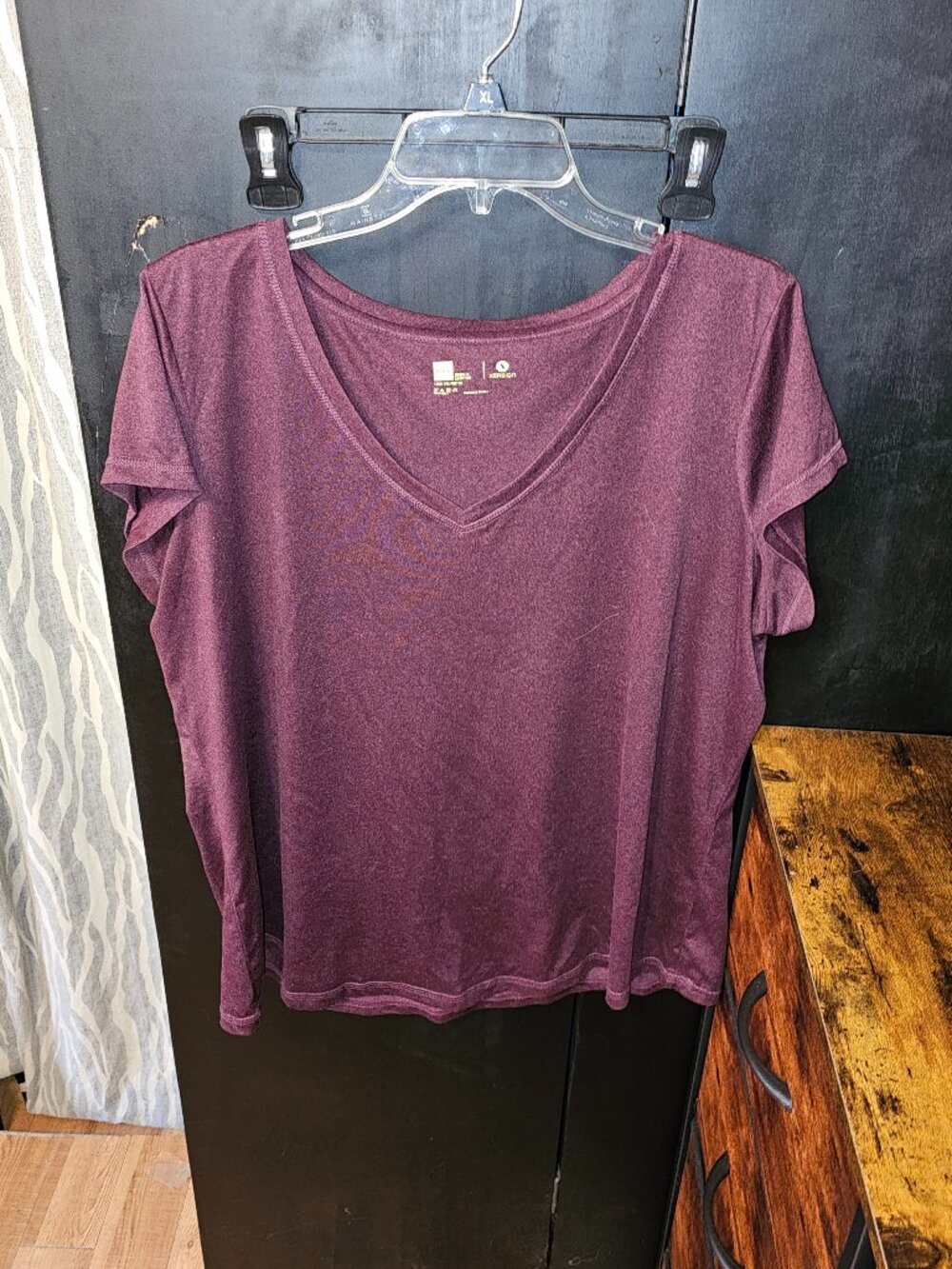 ❤️ EUC Women's size XXL Burgundy Xersion Athletic Shirt